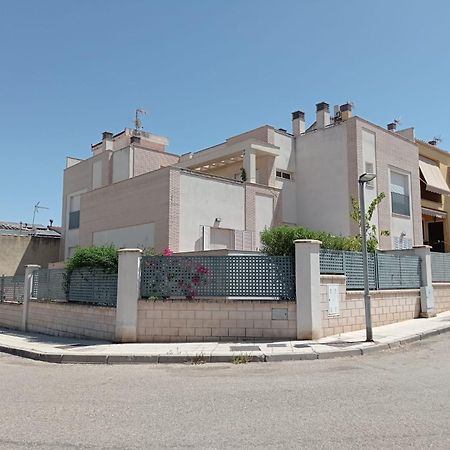 Apartamentos Turisticos Las Cinco Joyas Linares  Eksteriør bilde