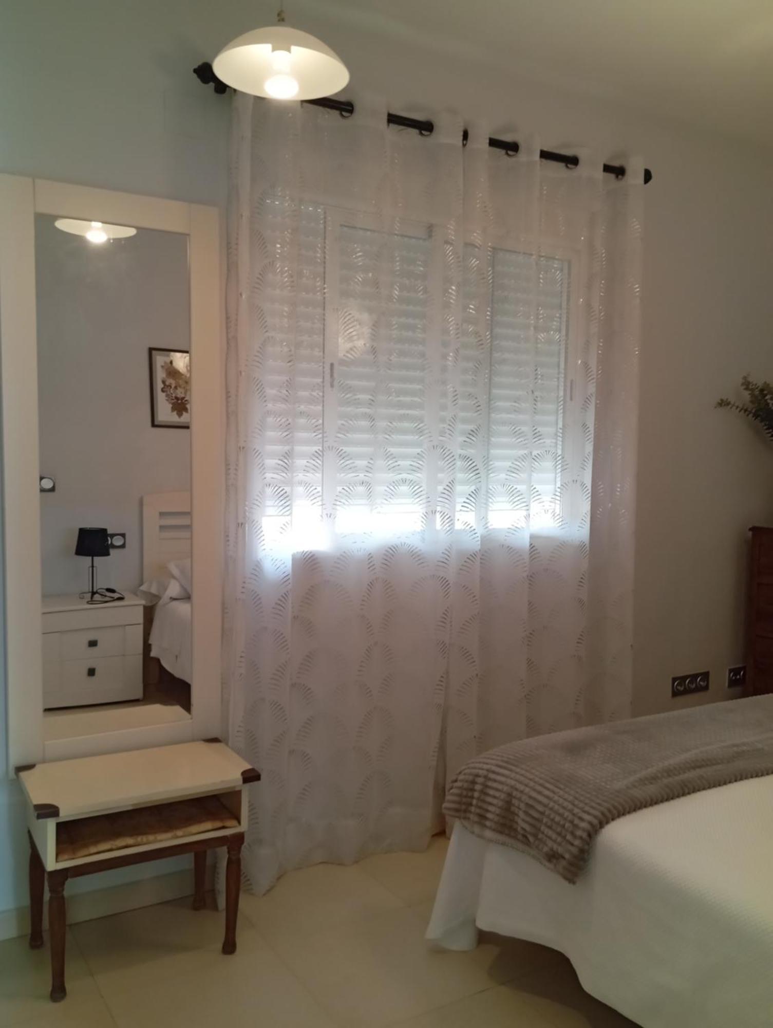 Apartamentos Turisticos Las Cinco Joyas Linares  Eksteriør bilde